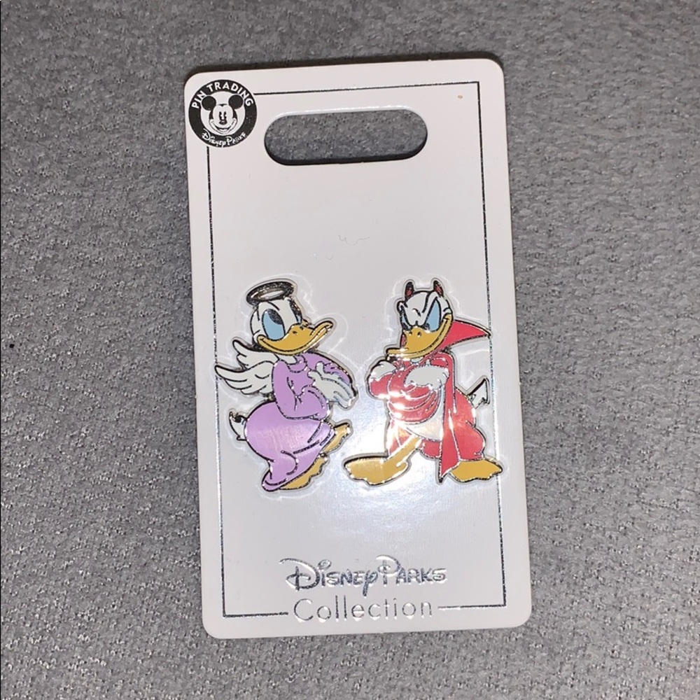 disney pin